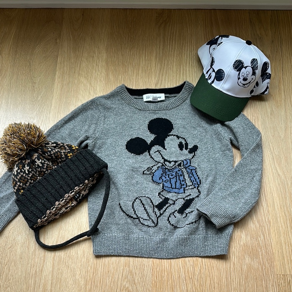 GAP Gray Disney Sweater with 2 hats